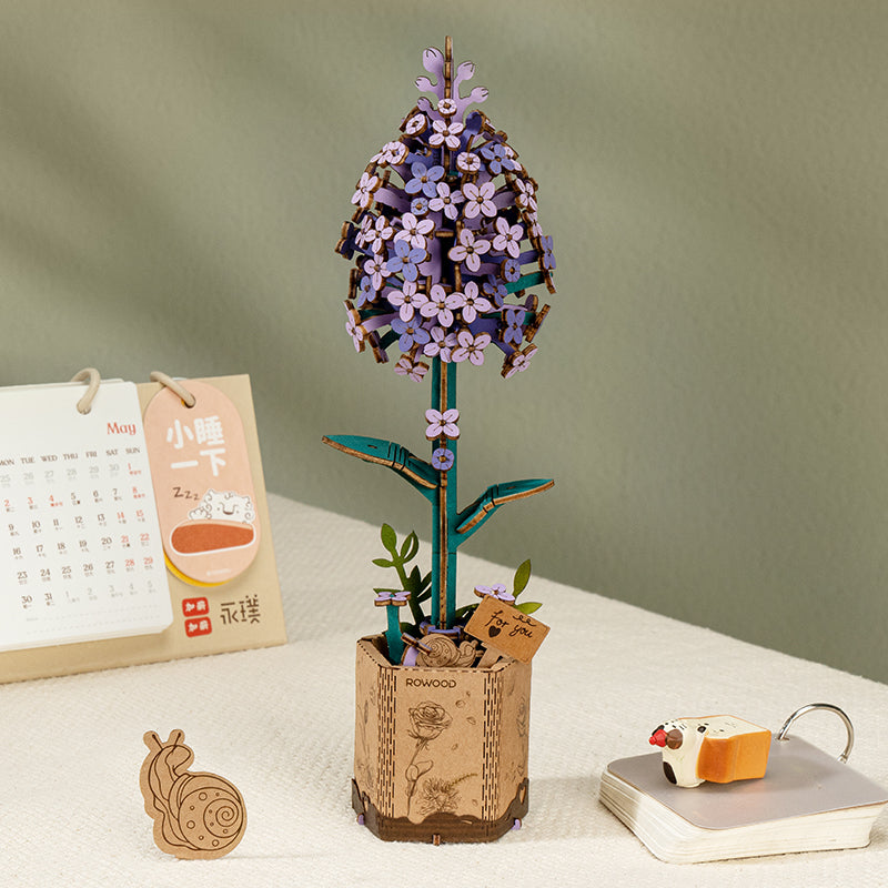 Rowood Wooden Flower Bouquet TW01H 3D wooden puzzle, close-up of intricate laser-cut parts