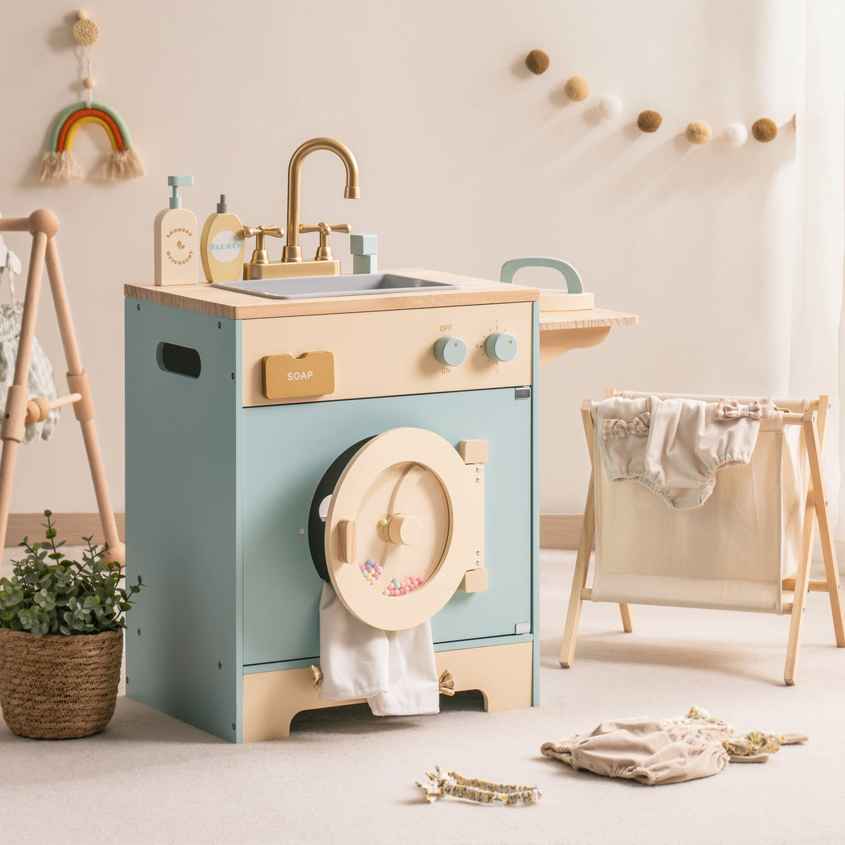 Robud, Wooden Laundry Playset, wooden laundry playset, detail close-up