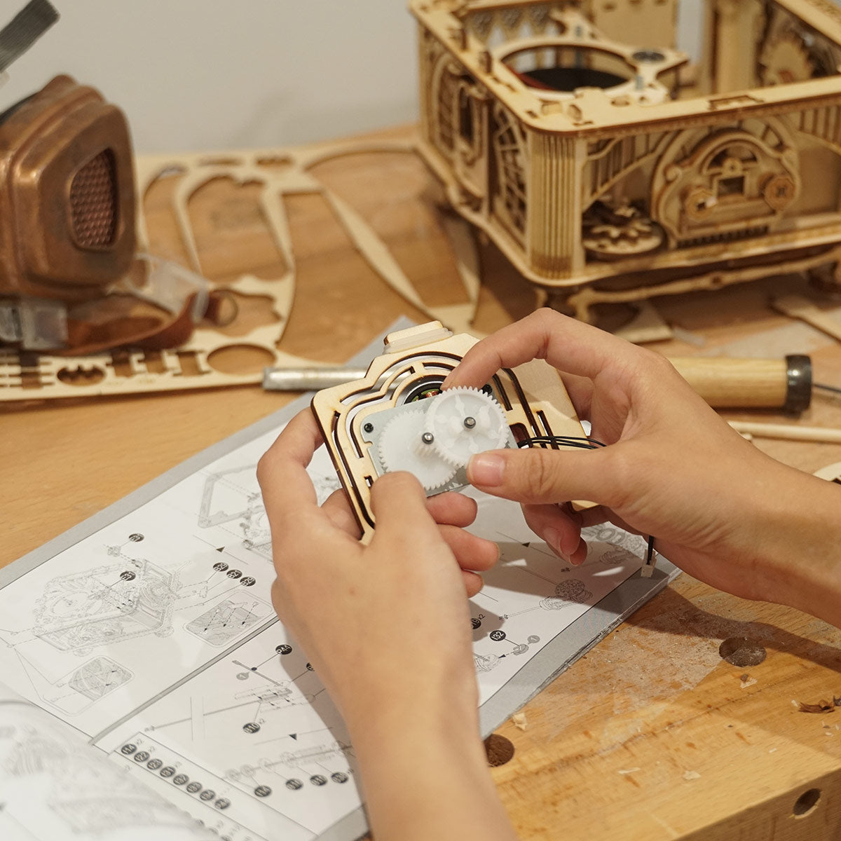 ROKR, DIY Crank Classic Gramophone, LKB01, 3D wooden gramophone puzzle, styled scene