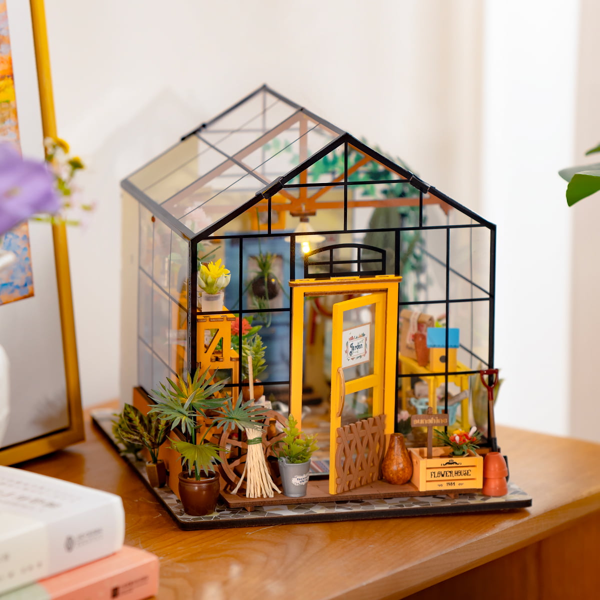 Rolife, Cathy's Flower House, DG104, DIY miniature house kit, detail close-up